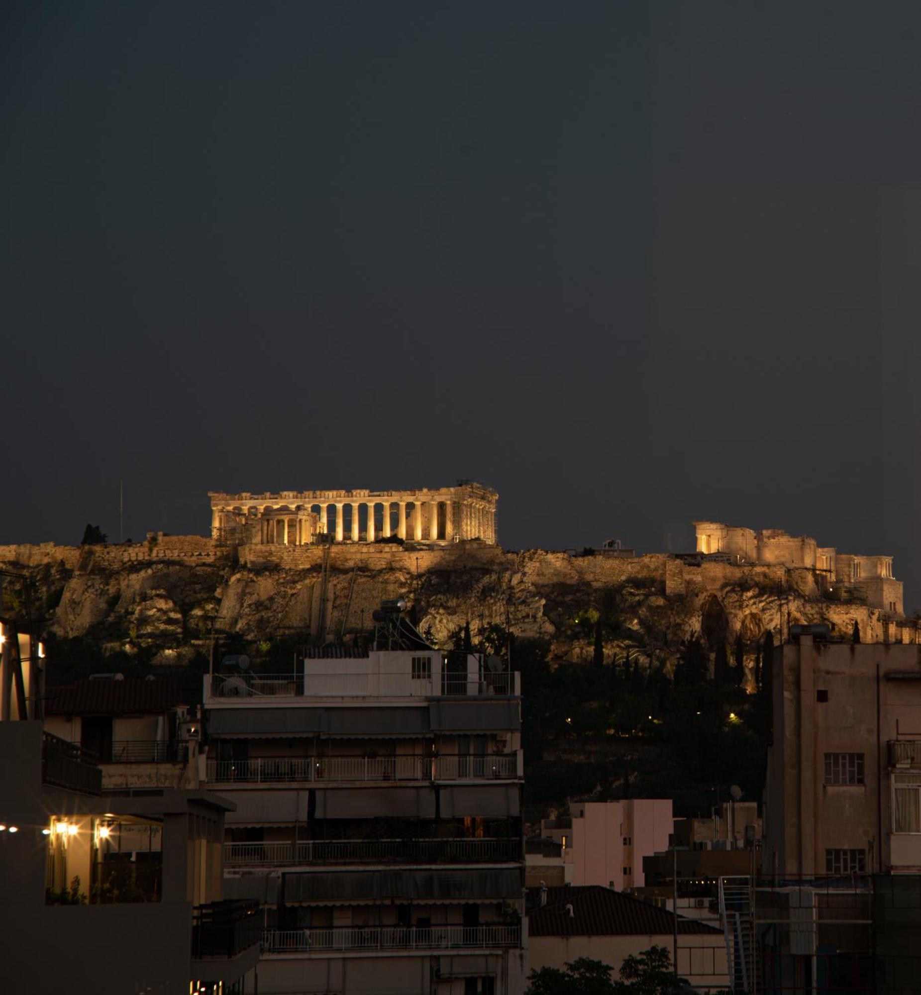 Апартаменти Stunning Acropolis View - 500M Metro - At Historical Center Афіни Екстер'єр фото
